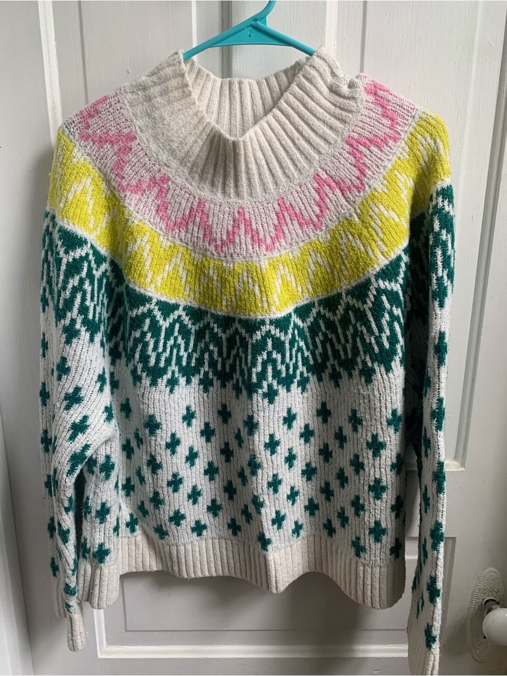 Old Navy Mockneck Fair Isle Sweater in White, Green, Yellow & Pink XL
